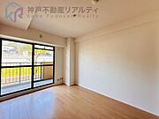 陽当り良好。日差しの差し込む明るい部屋は光熱費も節約できます。