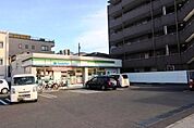 ファミリーマート江戸川松江三丁目店 徒歩1分。 50m