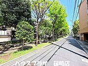 前面道路は車通りも少ない通りです！2026年4月撮影