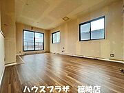 リフォーム前【3階11.2帖】収納力の高い居室です！