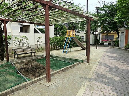 北小岩1丁目児童遊園 徒歩4分。 300m