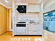 コンパクトながらも使いやすいキッチンです！