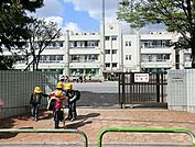 葛飾区立上小松小学校 徒歩12分。 940m