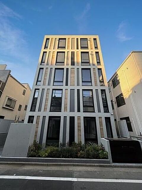 7 / 22