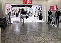 ユニクロ五反田TOC店 徒歩5分。 380m
