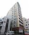 外観：ベージュやグレー、ブラウンを組み合わせた多色使いの外壁が特徴的な高層マンションで、バルコニーや規則的に並ぶ窓などスタイリッシュな外観デザインとなっております。