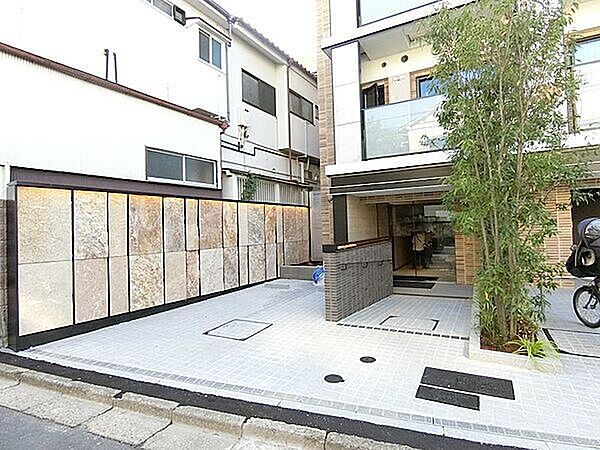 エントランスを拡大表示