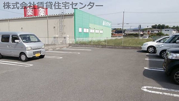 画像25:駐車場