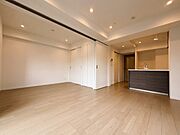 引き戸を開放すれば隣の居室と一体感のある広い空間に早変わりします。