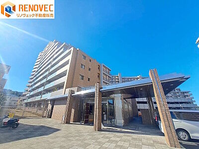 外観：【現地外観写真】◆近年リフォーム歴あり！南東角部屋4ＬＤＫの住まい◆大切なペットと一緒に暮らせます！（規約による制限あり）◆ミニコンビニ・ゲストルーム・キッズルームなどあり♪