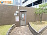 その他：【ゴミステーション】◆敷地内にあるのでゴミ出しが楽になります♪◆マンションのゴミ捨て場は、住民の生活を快適にするための重要な設備です。ルールを守り、マナーを意識して利用しましょう。