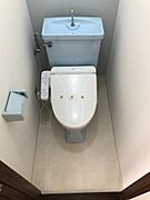 ウォシュレット付きのトイレです。
