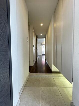 建具はホワイト...