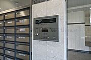 オートロックシステム完備で安心のセキュリティ。