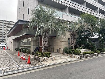 暖かさと気品に満ちたエントランス