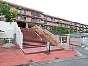 暖かさと気品に満ちたエントランス