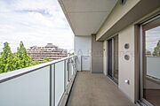気持ちのいい空が見渡せるバルコニー