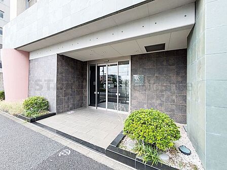 暖かさと気品に満ちたエントランス