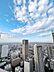 その他：遮るものが視界になく、広々とした青空と階下の街並みを一望できます。