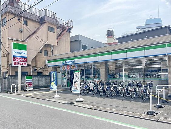 ファミリーマー...