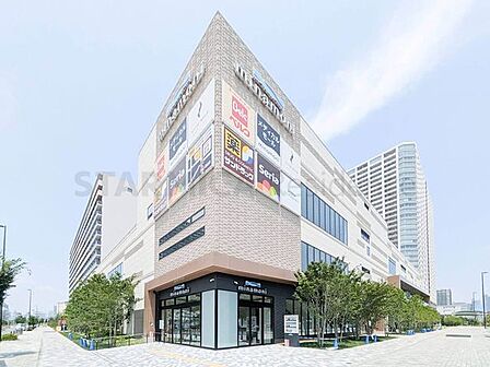 ベルク 有明店 220m