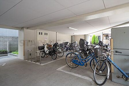 駐輪場(年額1000円)/バイク置場(年額2000円)