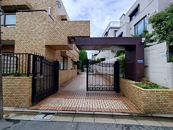 エントランスを拡大表示