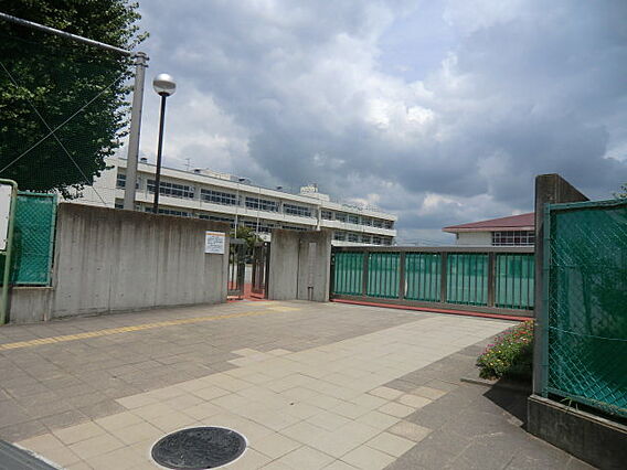比々多小学校