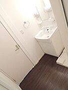 写真は201号室のものです