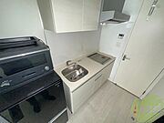 2口IHコンロ付きのシステムキッチンです。一人暮らしなら十分
