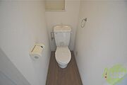 トイレ上の収納も非常に便利です