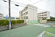 小部東小学校 861m