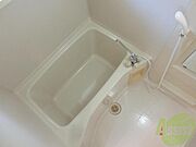 真っ白なお風呂です