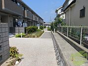 エントランスバッチリ完備です
