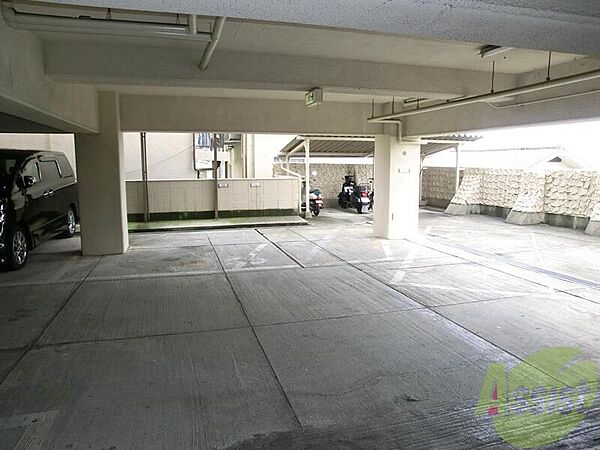 画像15:駐車場の空き状況はご確認下さい。