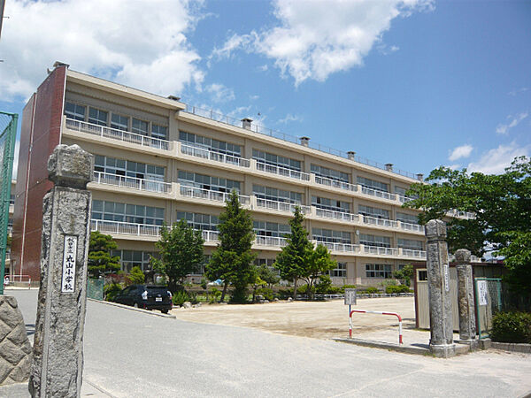 画像25:小学校「飯田市立丸山小学校まで598m」