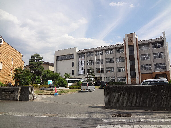 画像28:高校「長野県飯田OIDE長姫高校まで2776m」