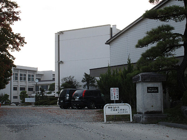 画像25:中学校「飯田市立旭ケ丘中学校まで2430m」