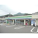 コンビニ「ファミリーマート可部虹山店まで727ｍ」