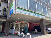 ファミリーマート鎌倉駅東口店(576m)