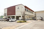 沼津市立第五中学校 890m
