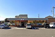 セブンイレブン裾野二ツ屋店 徒歩4分。 270m
