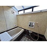 お風呂に窓があり換気も出来ます♪