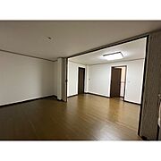 アコーディオンカーテンで仕切れば2部屋に♪