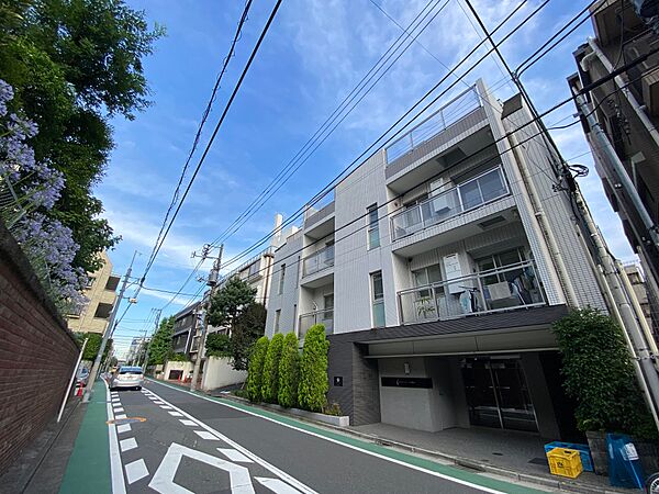 コンフォリア市谷薬王寺 302｜東京都新宿区市谷薬王寺町(賃貸マンション1LDK・3階・44.91㎡)の写真 その1