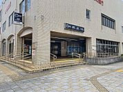 赤池駅まで　1928m　徒歩約25分　相対式2面2線ホームの高架駅、終日駅員配置駅です。ららぽーと東郷まで巡回バスが運行しています。