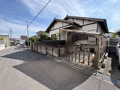 外観:敷地面積約77坪超の広々とした土地 外観:敷地面積約77坪超の広々とした土地