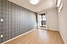 室内：2階の居室は全て約6帖以上と、ゆとりがあります。（一部CG加工により残置物を除去しています。）