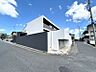 外観：角地に建っていますので、陽当り、通風が良好な気持ちのいい戸建てです。