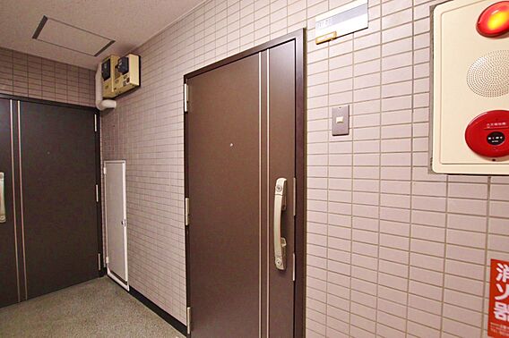 玄関を開ければ...